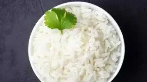 الأطباء يحذرون الأمهات: تخزين خاطئ للأرز المطبوخ قد يؤدي لتسمم غذائي