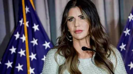 إقالة كريستي نويم: حملة إعلانية تطيح بوزيرة الأمن الداخلي الأمريكية