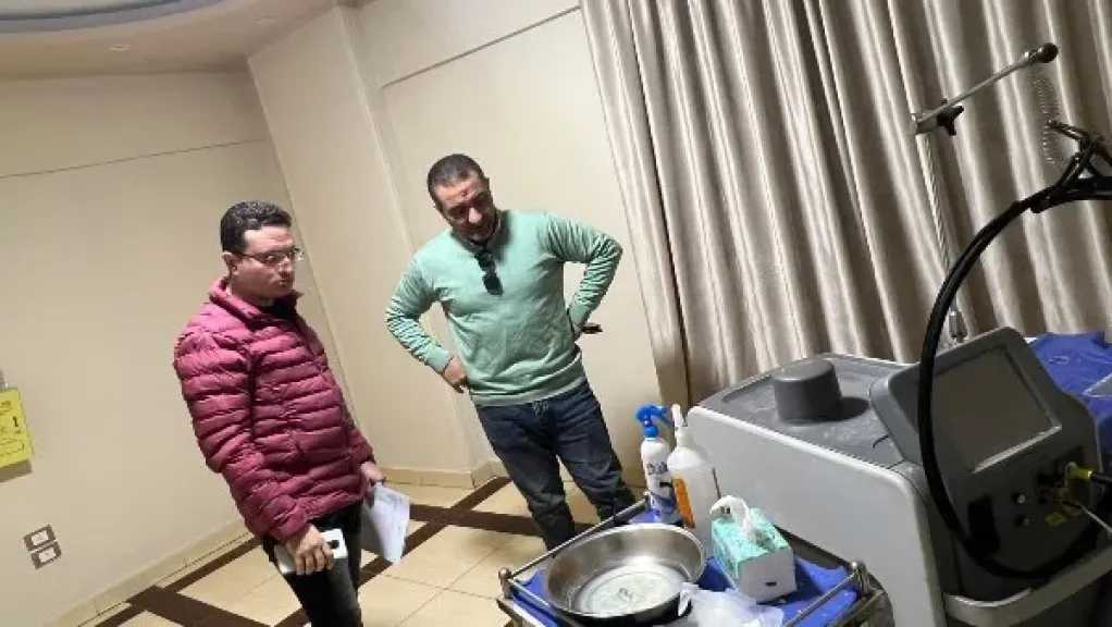 تديره طالبة.. غلق مركزين جلدية وليزر بالمنصورة لإدارتهما بدون تراخيص وضبط أدوية مهربة
