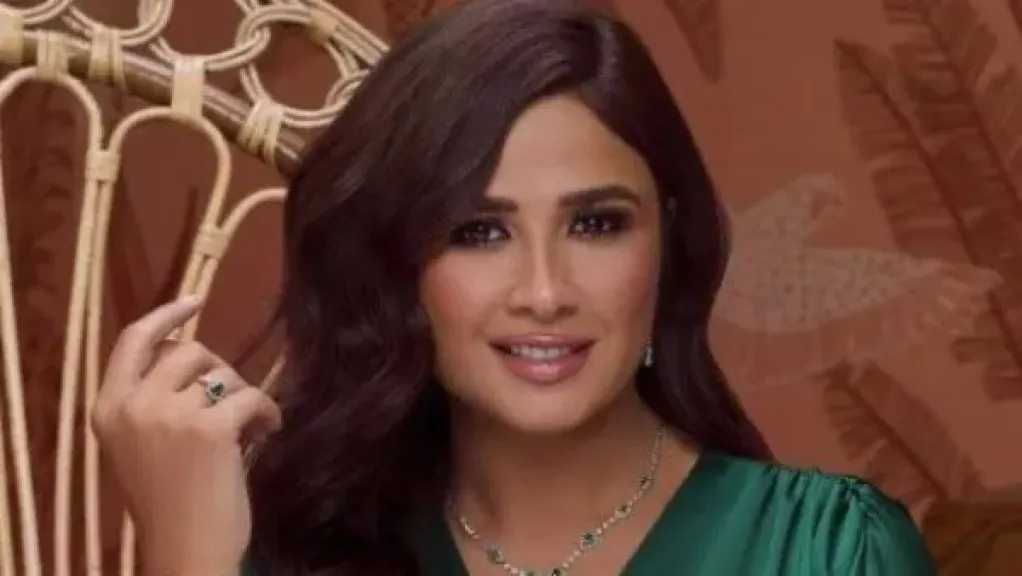 ياسمين عبد العزيز تتألق بإطلالة أنيقة عبر إنستجرام