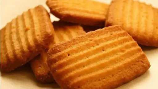 تعلمي طريقة تحضير بسكويت القرفة الشهي لعيد الفطر