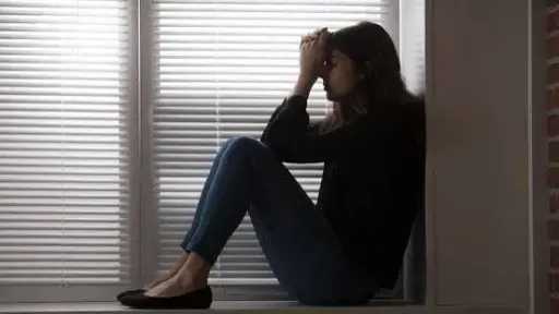 العزلة الاجتماعية ترفع خطر الإصابة بالسرطان لدى النساء.. دراسة حديثة تكشف التفاصيل