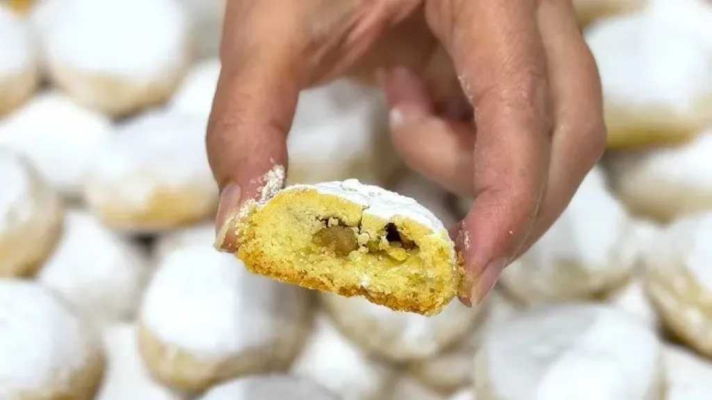 استشاري مناعة يحذر من الإفراط في كحك العيد.. وهذه الكمية المناسبة