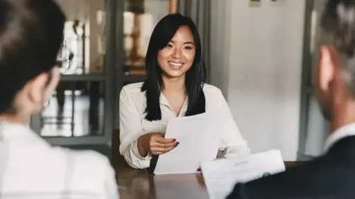 كيف تكشف الكذب في 10 ثوانٍ: أساليب فعالة من عالمة النفس ليان... كيف تكشف الكذب في 10 ثوانٍ: أساليب فعالة من عالمة النفس ليان تين برينك