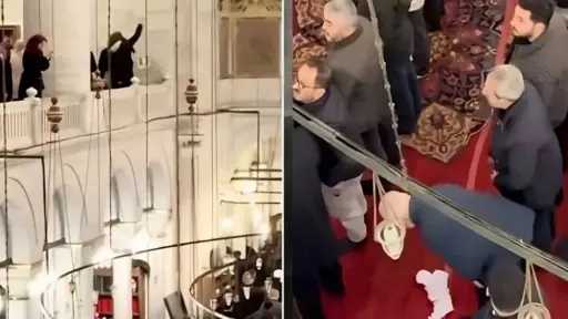 احتجاج نسائي داخل مسجد الفاتح يهز إسطنبول.. إلقاء الحجاب تضامنًا مع الأقصى يشعل الجدل