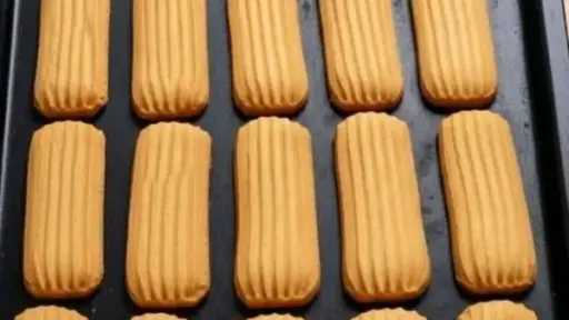 ارتفاع أسعار البسكويت يدفع الأسر لتعلم تحضيره منزلياً بوصفات اقتصادية