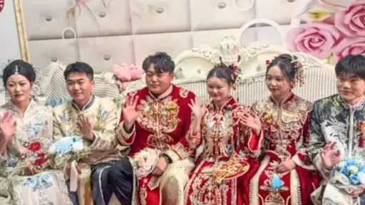 ثلاثة توائم يحتفلون بزفافهم في يوم واحد وسط الصين