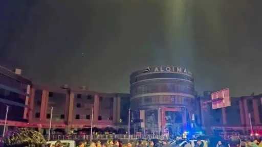 انفجار أسطوانة غاز يتسبب بحريق مروع في ”موريا مول” بدمياط الجديدة