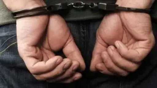 ضبط سائق ميكروباص بسوهاج بعد تعديه على راكبة وتحميل ركاب فوق العدد... ضبط سائق ميكروباص بسوهاج بعد تعديه على راكبة وتحميل ركاب فوق العدد المسموح