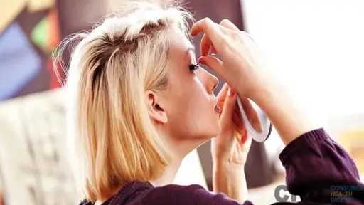 خبراء يحذرون من مخاطر الرموش الصناعية الدائمة على صحة العين خبراء يحذرون من مخاطر الرموش الصناعية الدائمة على صحة العين