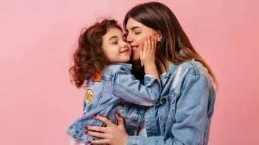 الإفتاء تحسم الجدل حول الاحتفال بيوم الأم.. ”ليس بدعة محرمة” الإفتاء تحسم الجدل حول الاحتفال بيوم الأم.. ”ليس بدعة محرمة”