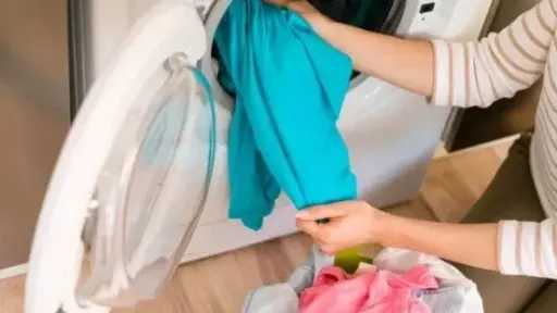 نصائح مهمة للحفاظ على ملابس العيد من التلف أثناء الغسيل