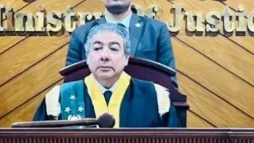 جلسة محكمة الجنايات بمحاكمة زوج متهم بقتل زوجته أمام طفلها جلسة محكمة الجنايات بمحاكمة زوج متهم بقتل زوجته أمام طفلها