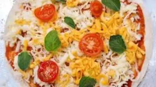 بيتزا التورتيلا.. وصفة سريعة ومثالية لعشاء خفيف