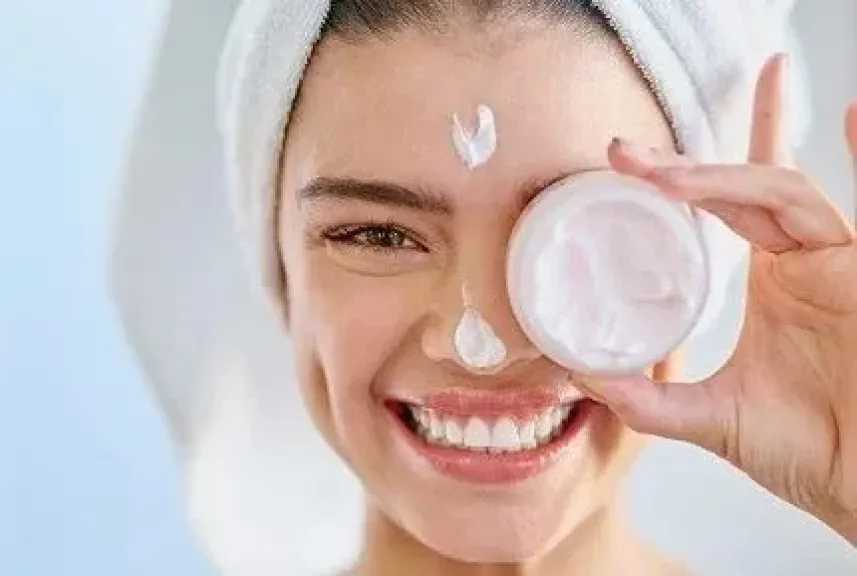 بعد أيام العيد.. خطوات فعّالة لاستعادة نضارة البشرة