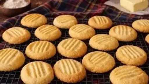 وصفة ”بسكويت الـ10 دقائق” تعود إلى الواجهة للتغلب على ملل البقاء في المنزل