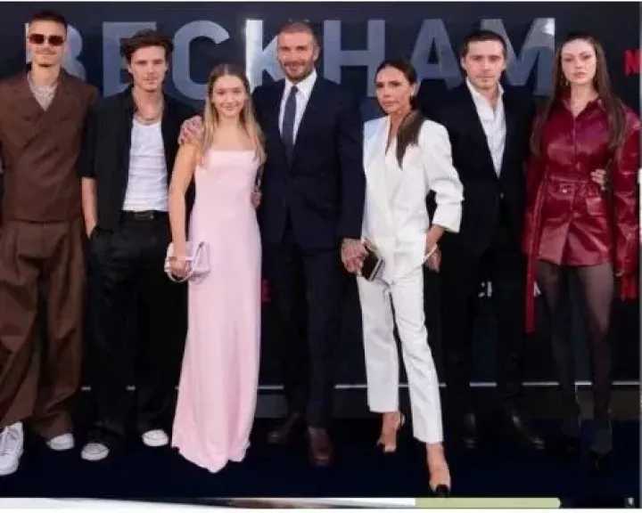 فيكتوريا بيكهام تستعين بإلتون جون لحل خلافاتها مع ابنها الأكبر