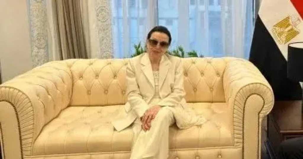 نجاة الصغيرة تنفي صحة صورة منسوبة لها وتوضح تفاصيل ظهورها الأخير