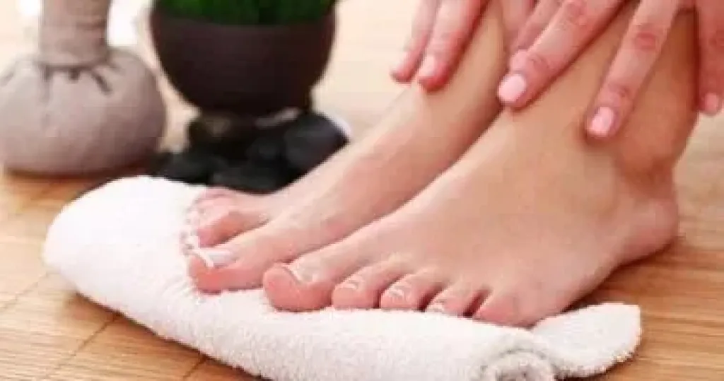 تشققات القدمين