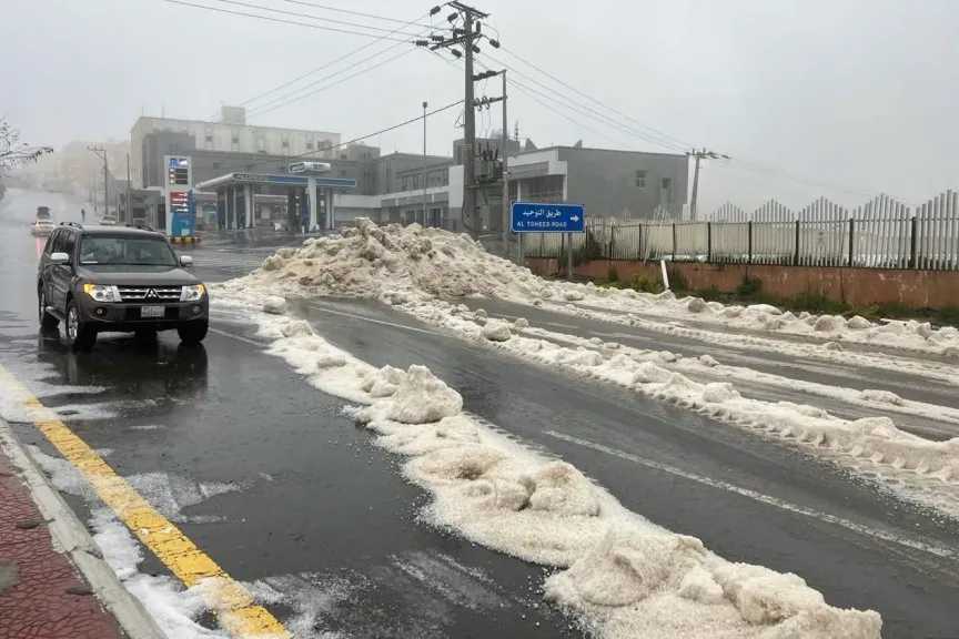 توقعات الطقس غدًا: مائل للحرارة نهارًا وبارد ليلاً مع أمطار ونشاط رياح