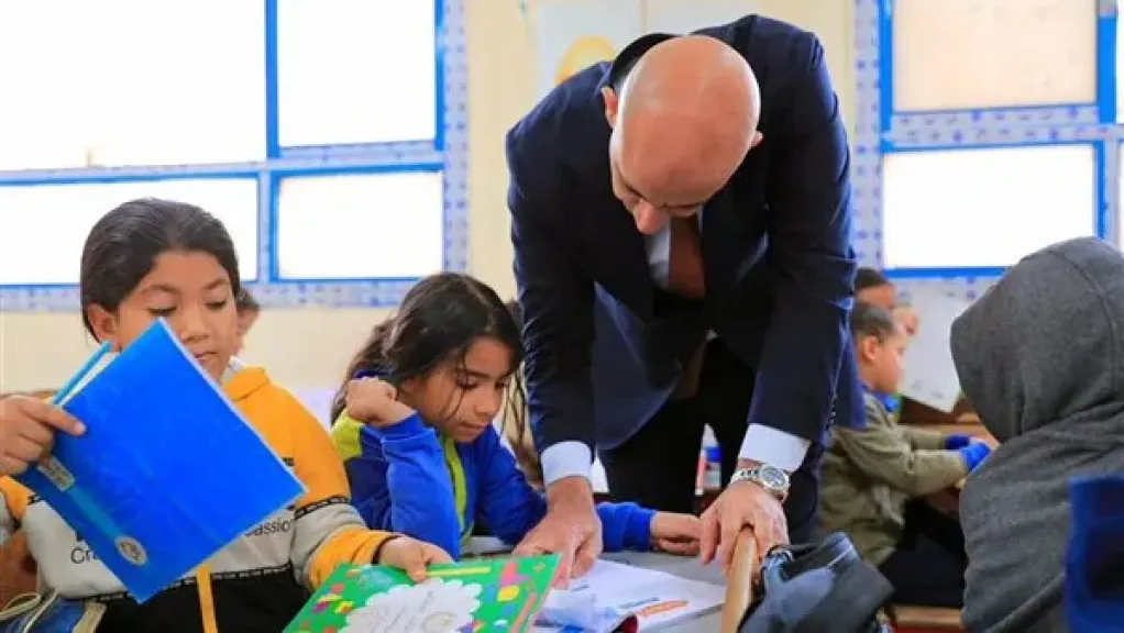 وزير التعليم خلال جولة تفقدية