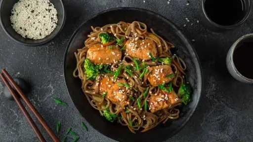 وصفة المكرونة بالدجاج.. وجبة سريعة ومغذية بخطوات سهلة