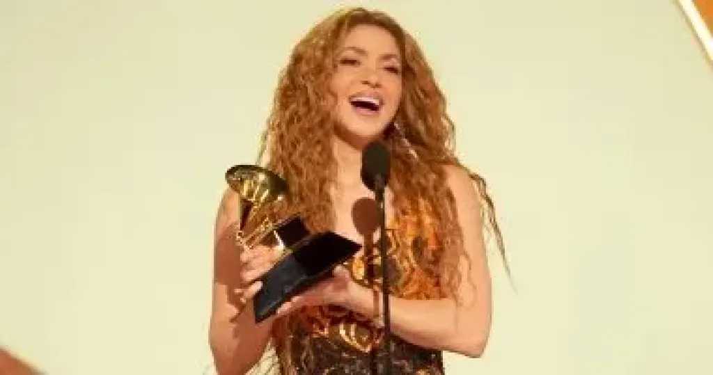 شاكيرا تؤجل حفل الأهرامات وتحطم الرقم القياسي في موسوعة جينيس