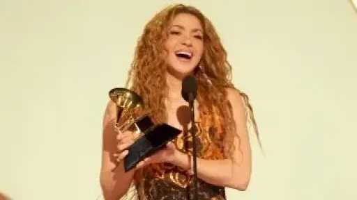 شاكيرا تؤجل حفل الأهرامات وتحطم الرقم القياسي في موسوعة جينيس