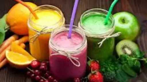 6 عصائر طبيعية منعشة وصحية لتحضيرها بسهولة في المنزل