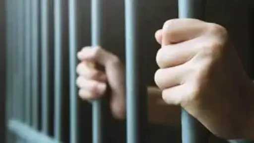 محكمة جنايات القاهرة تقضي بسجن شاب 3 سنوات لابتزازه فتاة بصورها