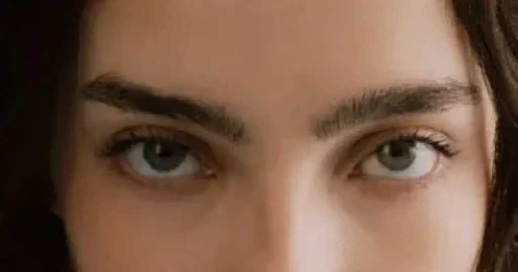 زيوت طبيعية لاستعادة صحة وكثافة الرموش