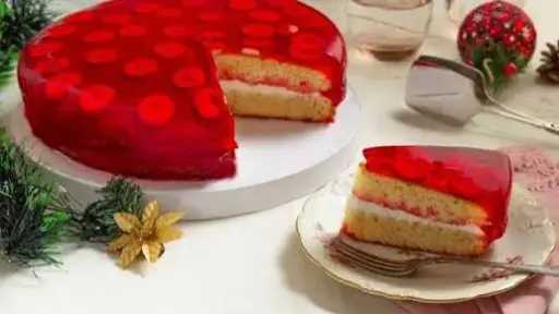 كيكة الجيلي بالفواكه.. وصفة منعشة لأعياد الميلاد والمناسبات