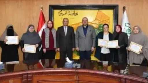 محافظ الفيوم يكرّم الأمهات المثاليات ويؤكد: الأم أساس بناء المجتمع وصناعة المستقبل