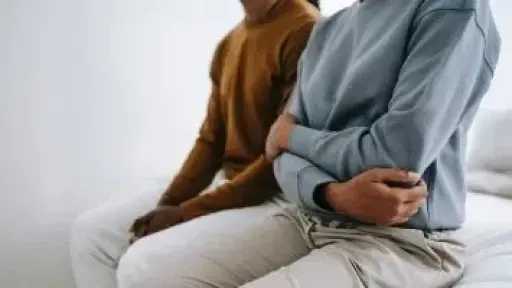 الأكاذيب البيضاء تهدد استقرار العلاقات الزوجية.. كيف نحسمها