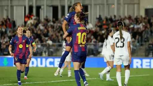 برشلونة يسحق ريال مدريد 6-0 ويتأهل لنصف نهائي دوري أبطال أوروبا للسيدات