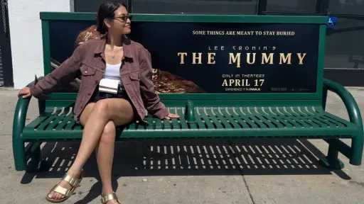مي الغيطي تروج لفيلم ”The Mummy” في شوارع لوس أنجلوس