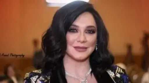 مهرجان أسوان الدولي يكرّم سلاف فواخرجي في دورته العاشرة مهرجان أسوان الدولي يكرّم سلاف فواخرجي في دورته العاشرة