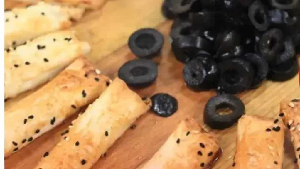 الجلاش بالجبنة والزيتون.. وصفة اقتصادية بطعم شهي على مائدة الأسرة