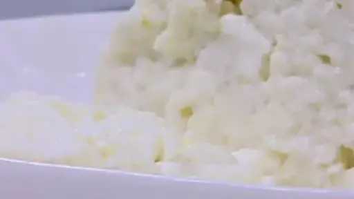 وصفة مبتكرة.. طريقة تحضير جبنة بيضاء بالبيض بخطوات بسيطة