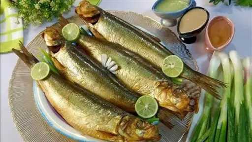 بوزن الذهب.. ”برميل” رنجة يتجاوز ثمنه 100 ألف يورو وهذا هو السر!