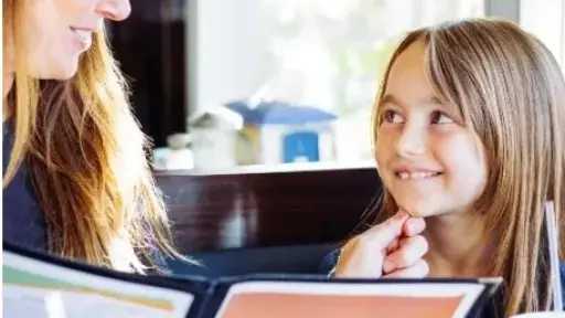 كيف تُربي أبناءك.. خطوات بسيطة لتنشئة جيل واعٍ ومهذب