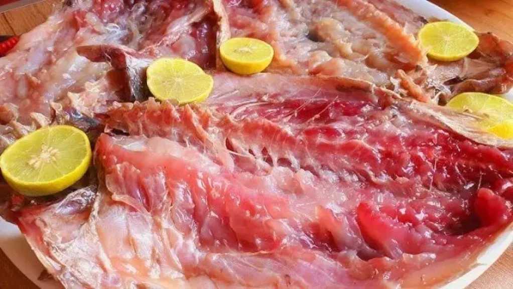 الفسيخ المخلي.. الطريقة الآمنة لتحضير أكلة شم النسيم الشعبية