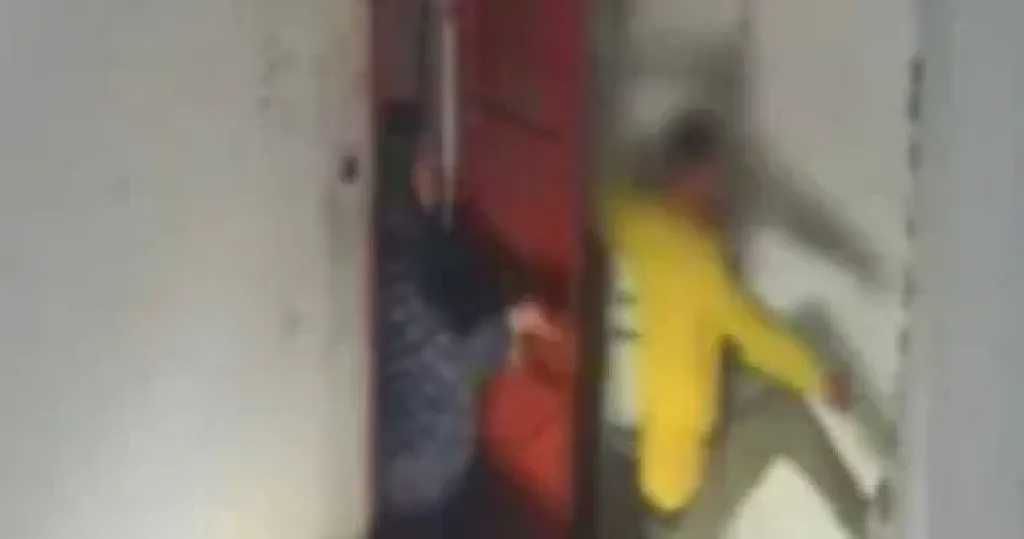 القبض على زوج اقتحم منزل والد زوجته وهددها ووالدتها بالقتل في البحيرة