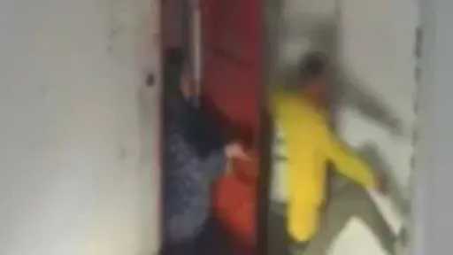 القبض على زوج اقتحم منزل والد زوجته وهددها ووالدتها بالقتل في البحيرة القبض على زوج اقتحم منزل والد زوجته وهددها ووالدتها بالقتل في البحيرة