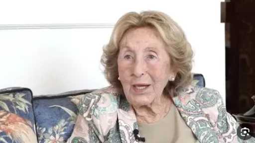 رحيل الفنانة ليلى الجزائرية عن عمر 97 عامًا بعد صراع مع المرض رحيل الفنانة ليلى الجزائرية عن عمر 97 عامًا بعد صراع مع المرض