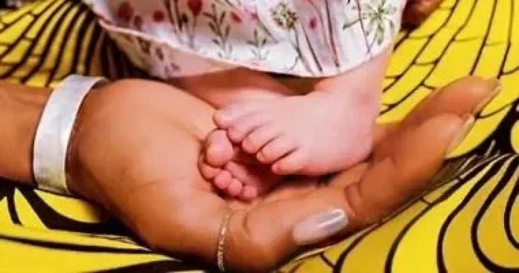 اختطاف رضيعة من مستشفى الحسين الجامعي يثير جدلاً واسعاً والنيابة تكثف التحقيقات