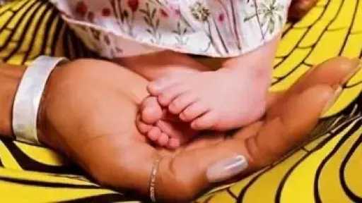 اختطاف رضيعة من مستشفى الحسين الجامعي يثير جدلاً واسعاً والنيابة تكثف التحقيقات اختطاف رضيعة من مستشفى الحسين الجامعي يثير جدلاً واسعاً والنيابة تكثف التحقيقات