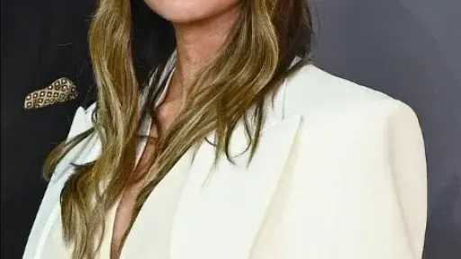 فيكتوريا بيكهام تحتفل بعيد ميلادها الـ52.. أسرار اللياقة والجمال الكامنة وراء إطلالتها الشابة