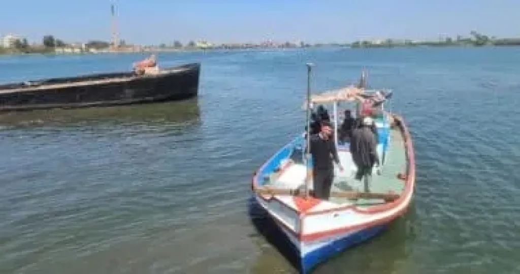 بائعة مناديل 