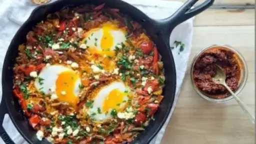 الشكشوكة على الطريقة التقليدية بخطوات بسيطة ومذاق مميز في المنزل